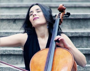 Iris-Azquinezer-en-concierto-en-el-Teatro-del-Arte-de-Madrid