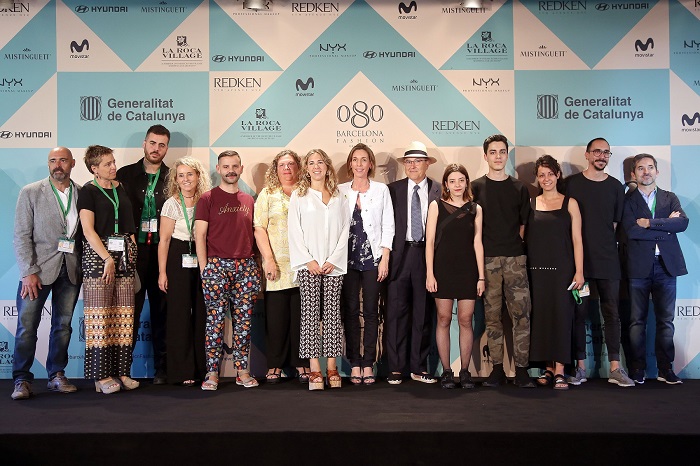 080 BCN FASHION_Àngels Chacón, consellera d'Empresa i Coneixement con los diseñadores
