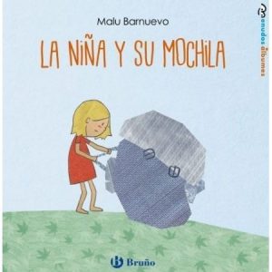 la-nina-y-su-mochila