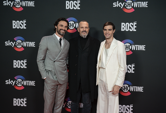 SkyShowtime lanza en España su programación en un evento con Miguel Bosé