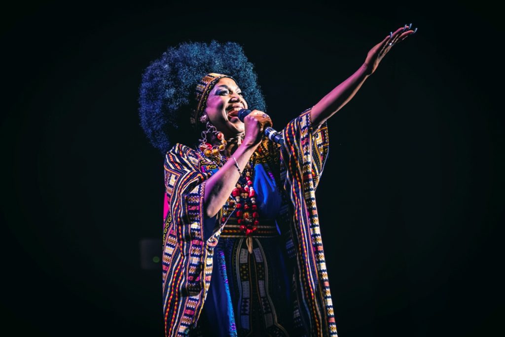 Celia vive. 'Tributo a Celia Cruz en sus 100 años' de Lucrecia.